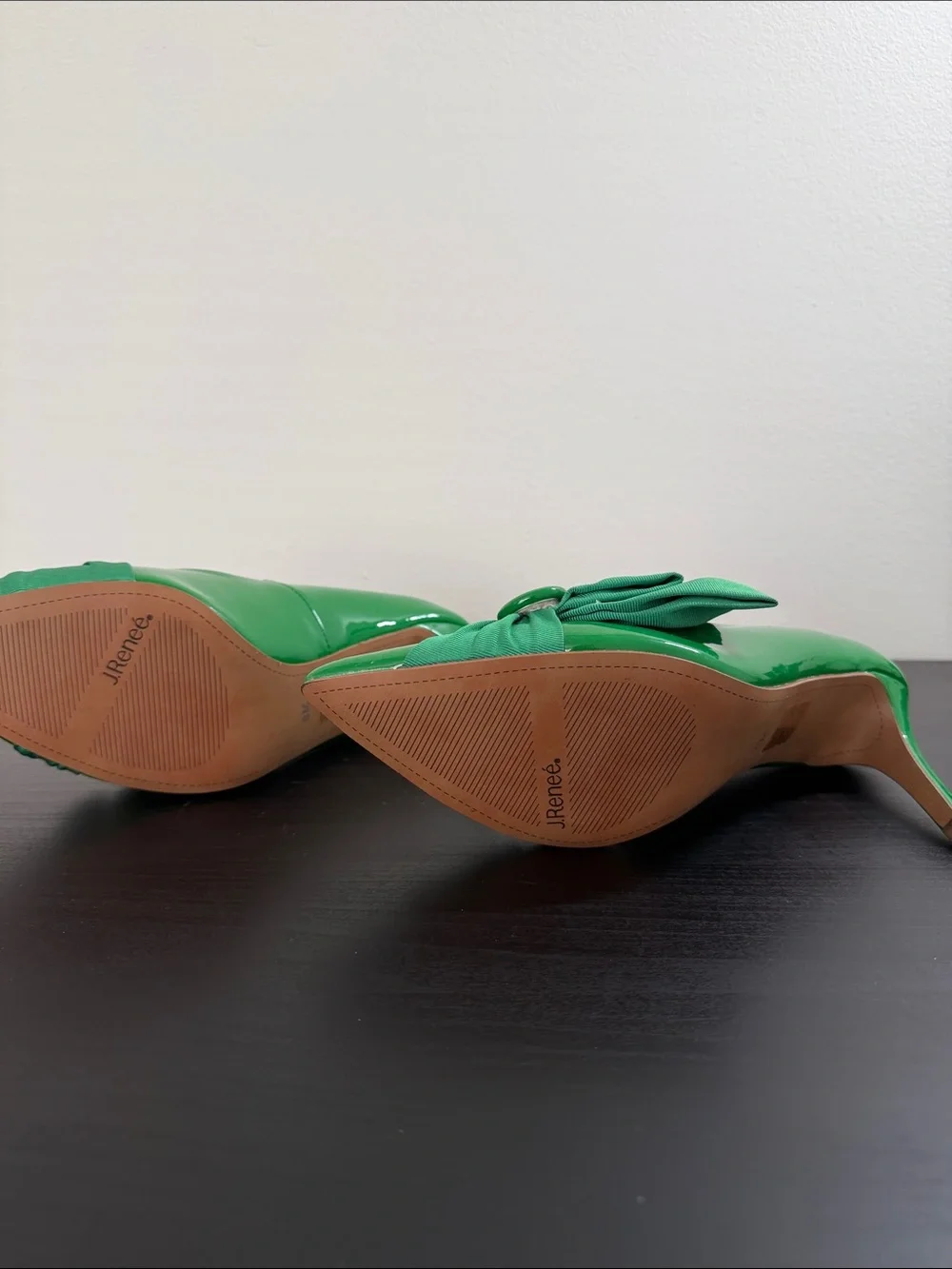 J.Renee Green Patent Pointed-Toe Pumps with Bow. Size 8